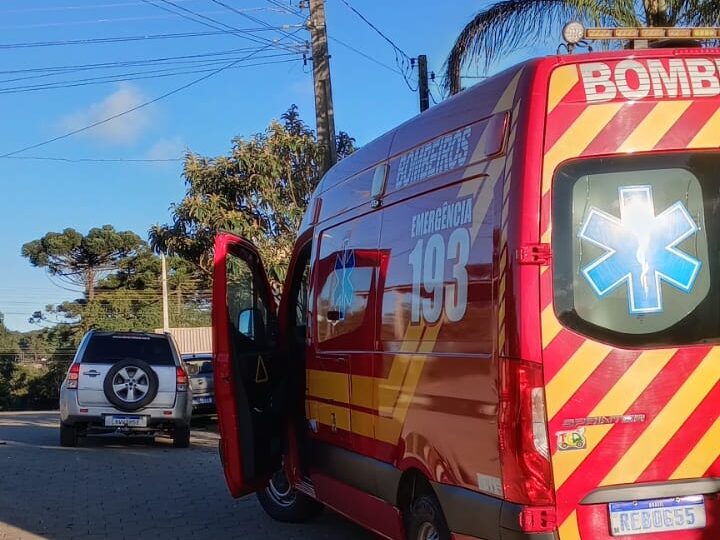 Acidente entre carro e moto deixa motociclista ferido em Campo Alegre