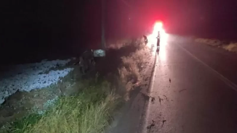 Grave acidente em SC mata dois homens e deixa carro partido ao meio