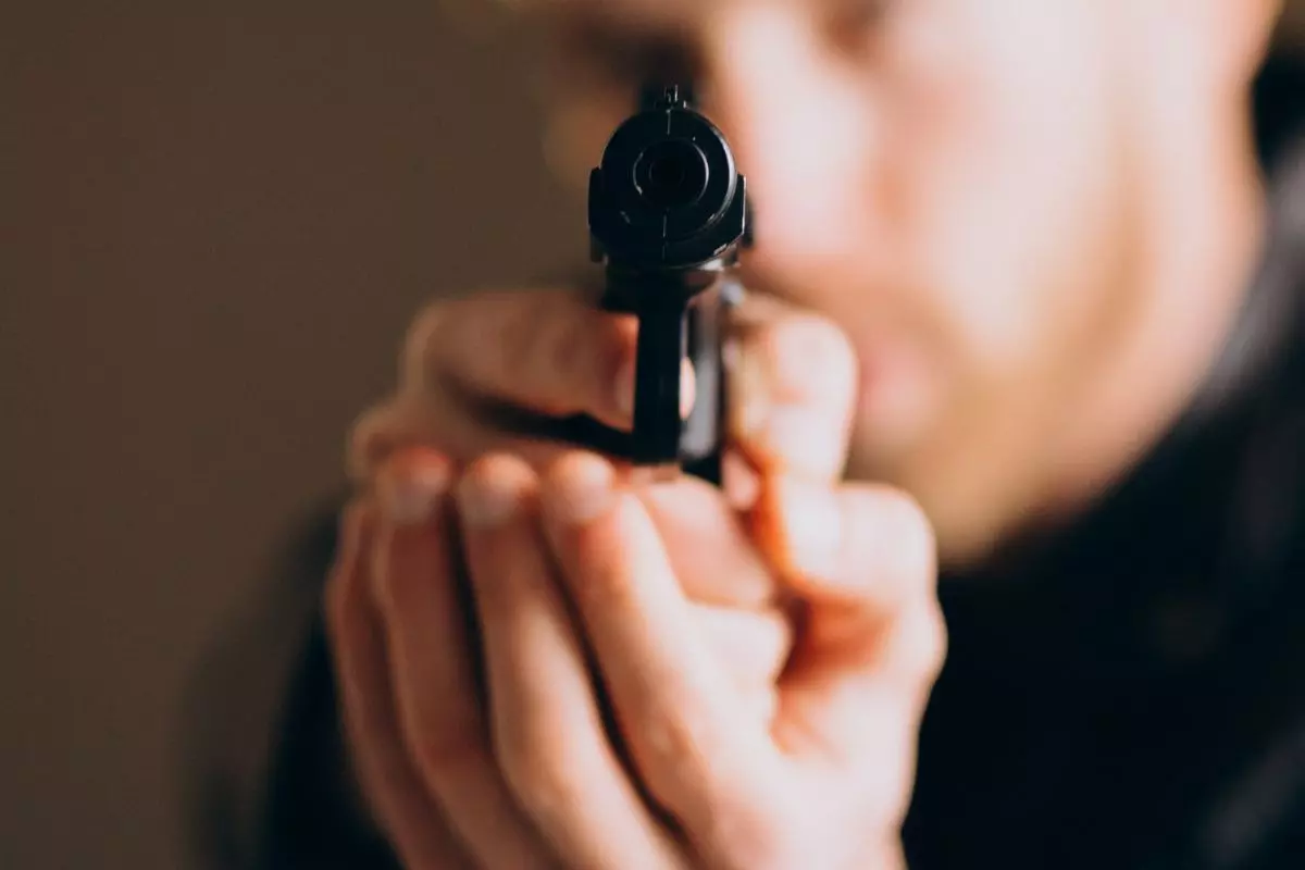 Homem tenta matar o próprio irmão em SC; polícia faz buscas pelo suspeito