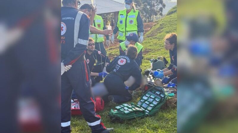 Homem morre após sofrer choque elétrico em SC; equipes tentaram reanimação