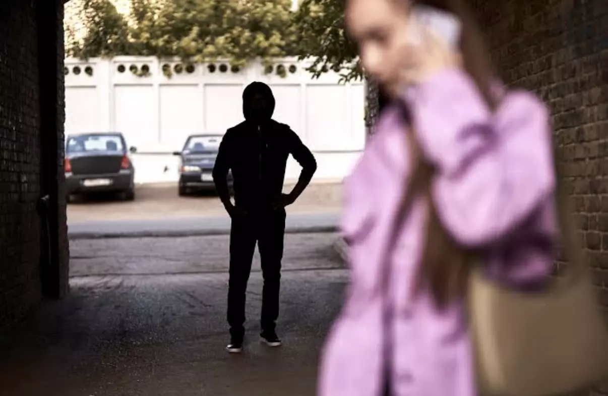 Stalker persegue adolescente por dias em Blumenau e é preso por importunação sexual
