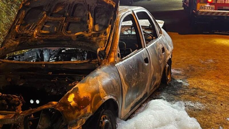 Jovens teriam sido desmembrados antes de terem corpos carbonizados dentro de carro em SC