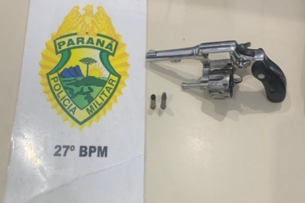 Mulher é mantida em cárcere privado e suspeitos atiram contra a polícia