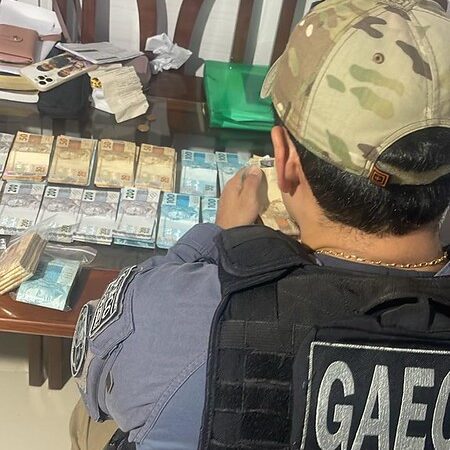 Casal “cabeça” de crime organizado ostentava vida de luxo em Itapema, mostra megaoperação