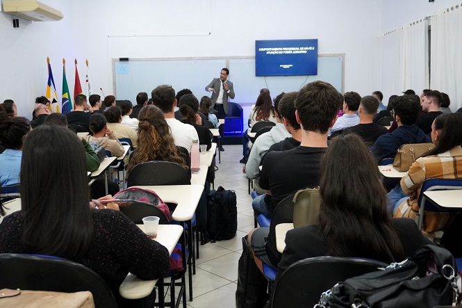 Palestra incentiva estudantes de direito a agir com ética e responsabilidade