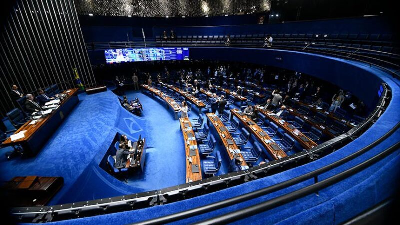 Fim de reeleição no Poder Executivo vai a votação no Senado