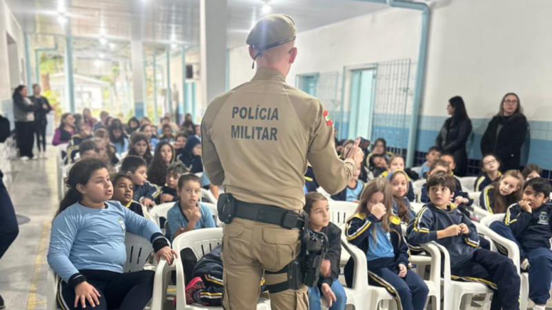 Polícia Militar realiza simulado de segurança escolar em Porto União