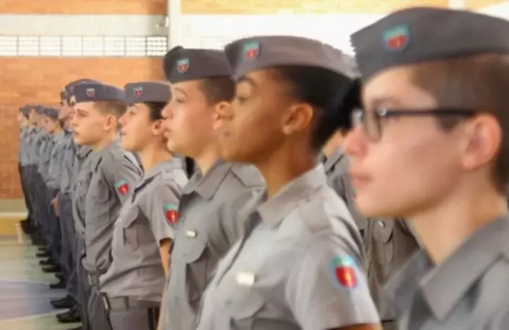 STF vai julgar decreto de SC que implementa novas escolas cívico-militares