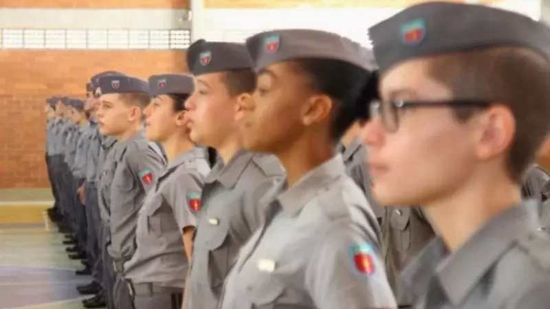 STF vai julgar decreto de SC que implementa novas escolas cívico-militares