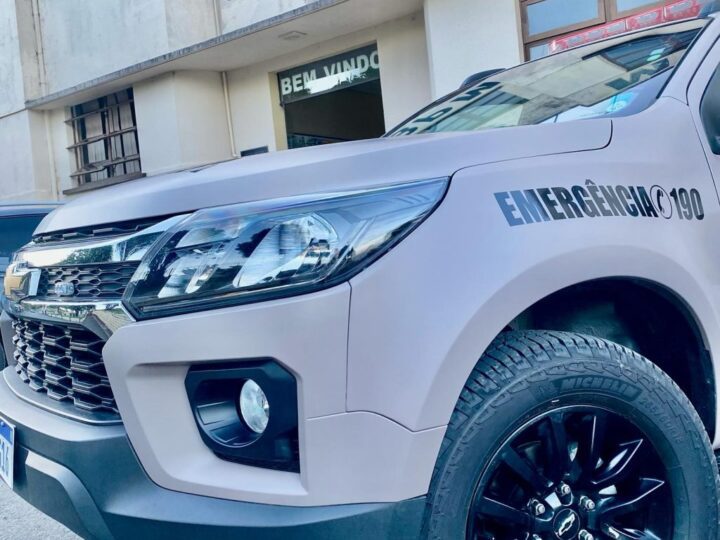 Condutor sem habilitação é parado por direção perigosa em Três Barras