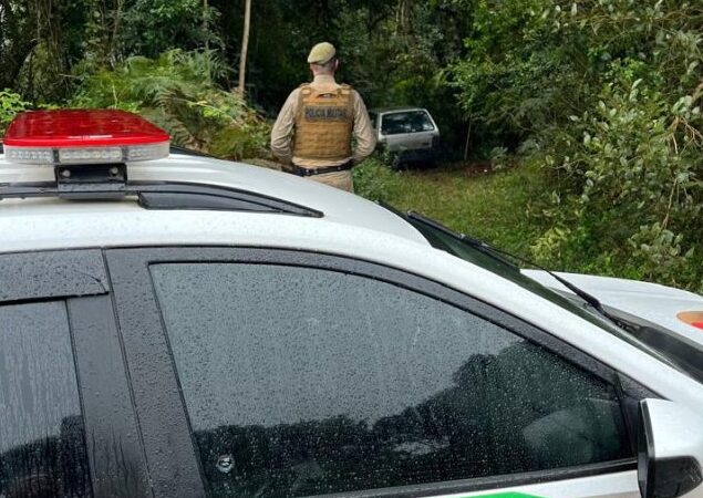 Polícia Militar recupera veículo furtado em Três Barras