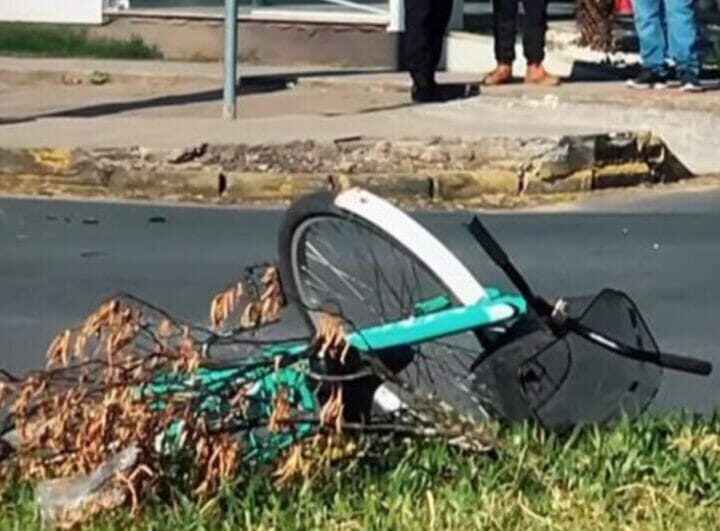 Ciclista morre atropelada por caminhão no Sul de SC