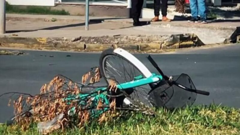 Ciclista morre atropelada por caminhão no Sul de SC