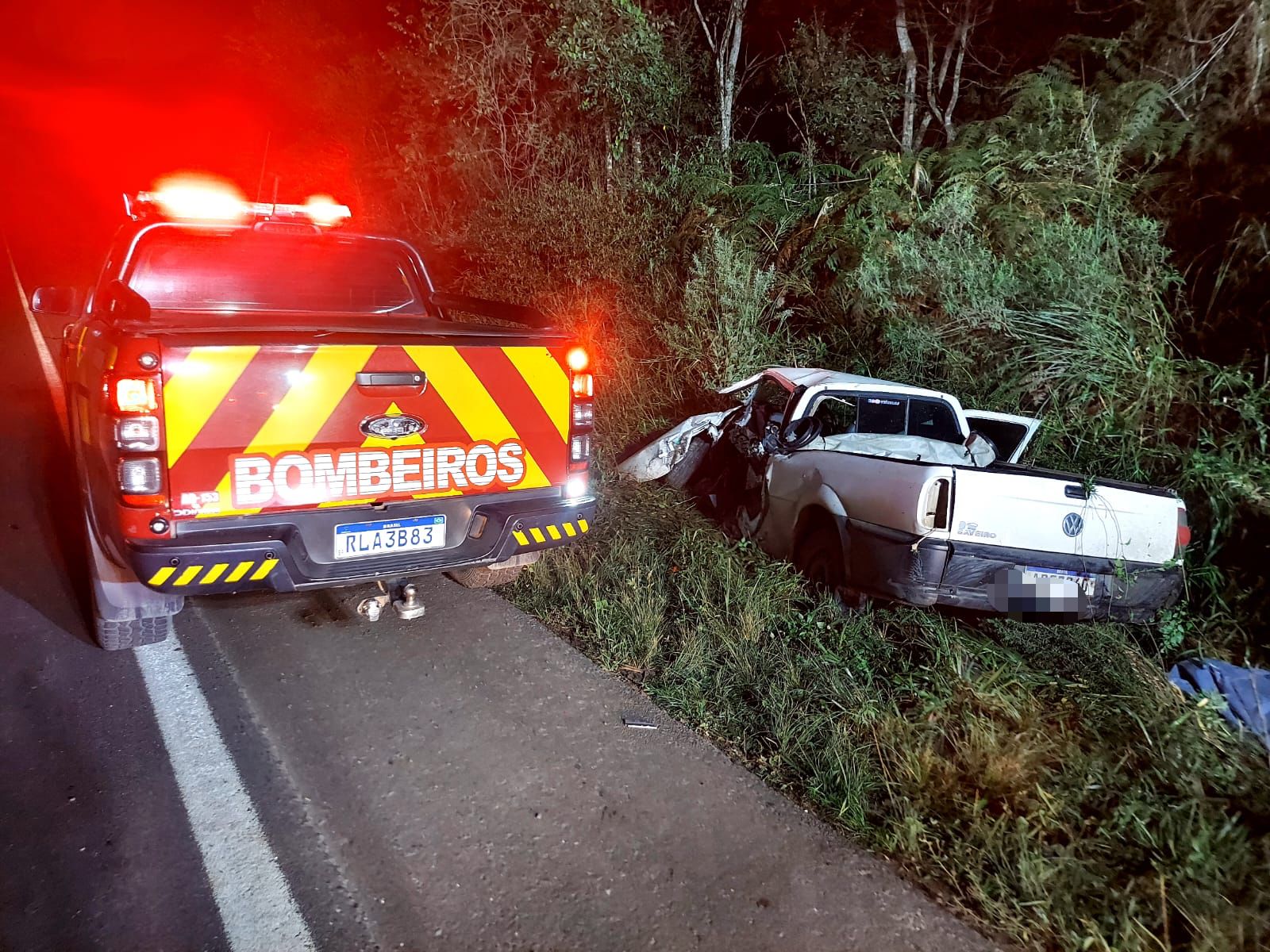 Grave acidente entre carro e caminhão deixa uma vítima fatal na BR-280, em Canoinhas