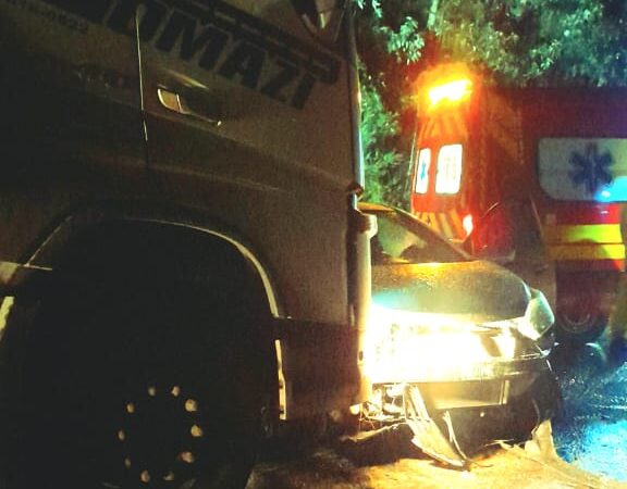 Colisão frontal na BR-280 em Mafra deixa dois feridos e mobiliza Corpo de Bombeiros