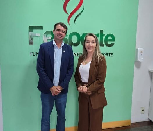 Prefeita Valquíria Schwarz busca apoio da Fesporte para fortalecer o esporte em Santa Terezinha