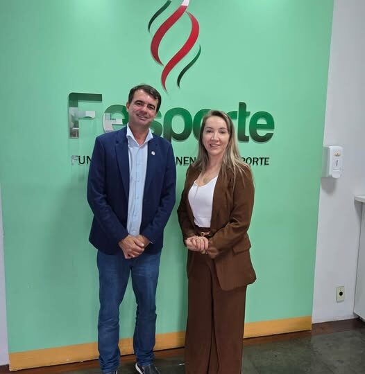 Prefeita Valquíria Schwarz busca apoio da Fesporte para fortalecer o esporte em Santa Terezinha