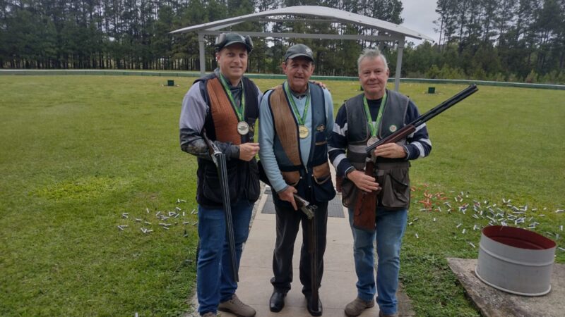 Professor Nivaldinho, representou o Clube de Tiro Caça e Pesca Rio Negro Mafra e alcançou o desempenho máximo na competição
