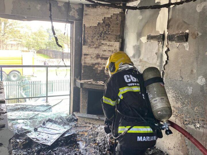 Incêndio atinge residência no bairro Água Verde, em Canoinhas