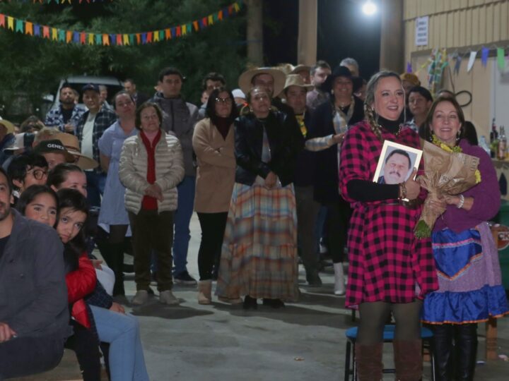 Colaboradores da Laticínios Castelense realizam Arraial surpresa para a CEO Valdirene Homenhuk
