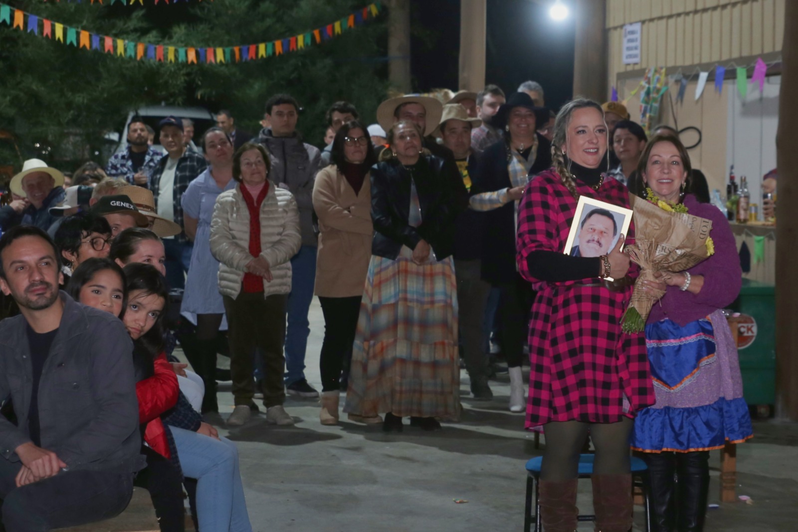 Colaboradores da Laticínios Castelense realizam Arraial surpresa para a CEO Valdirene Homenhuk