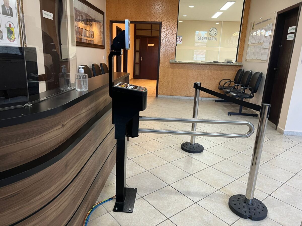 Catraca é instalada na Câmara de Vereadores 