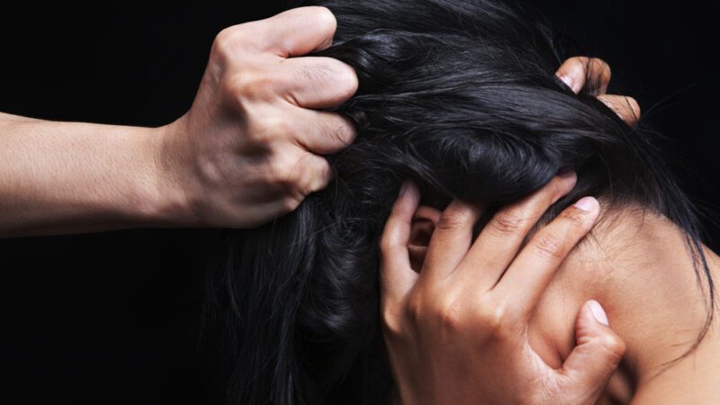 Adolescente é apreendida após agredir a própria mãe