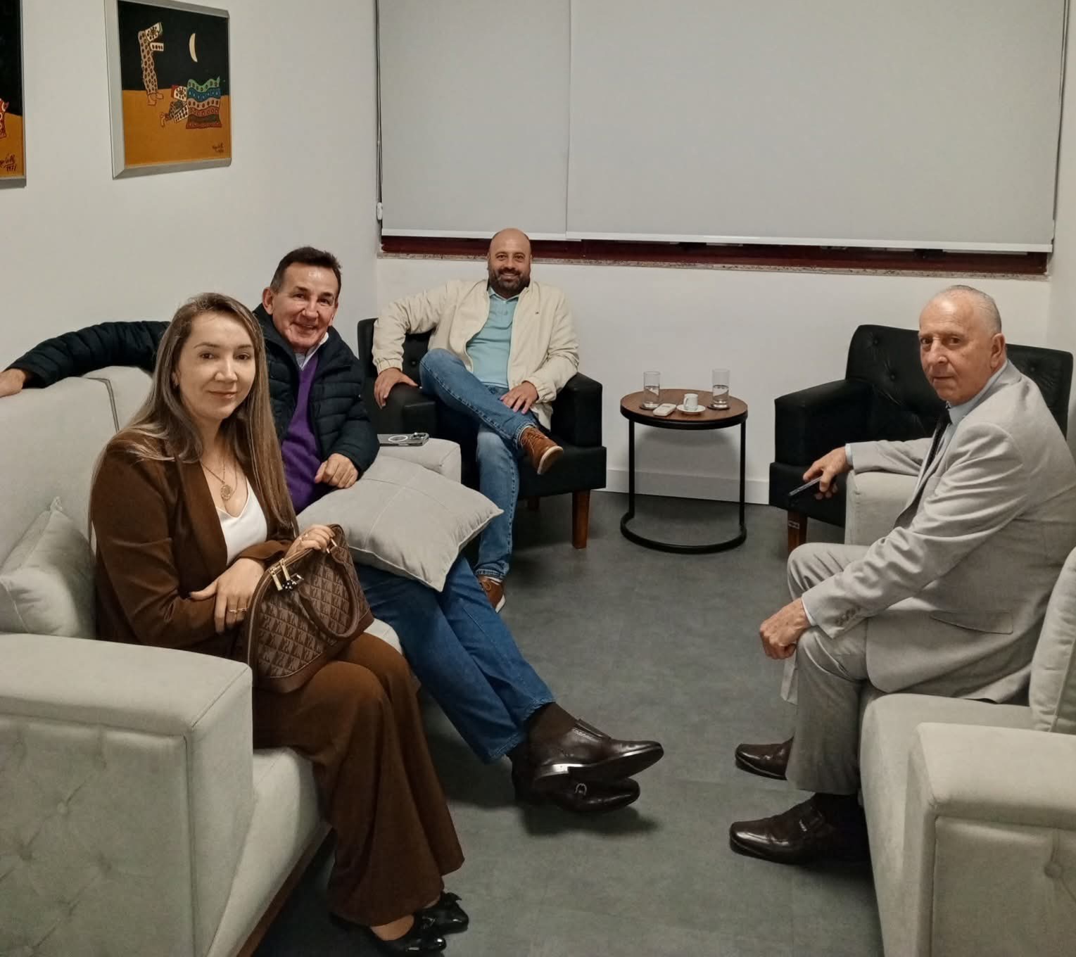 Prefeita de Santa Terezinha e deputados se reúnem com governador para tratar de pavimentação estratégica entre o Alto Vale e o Planalto Norte