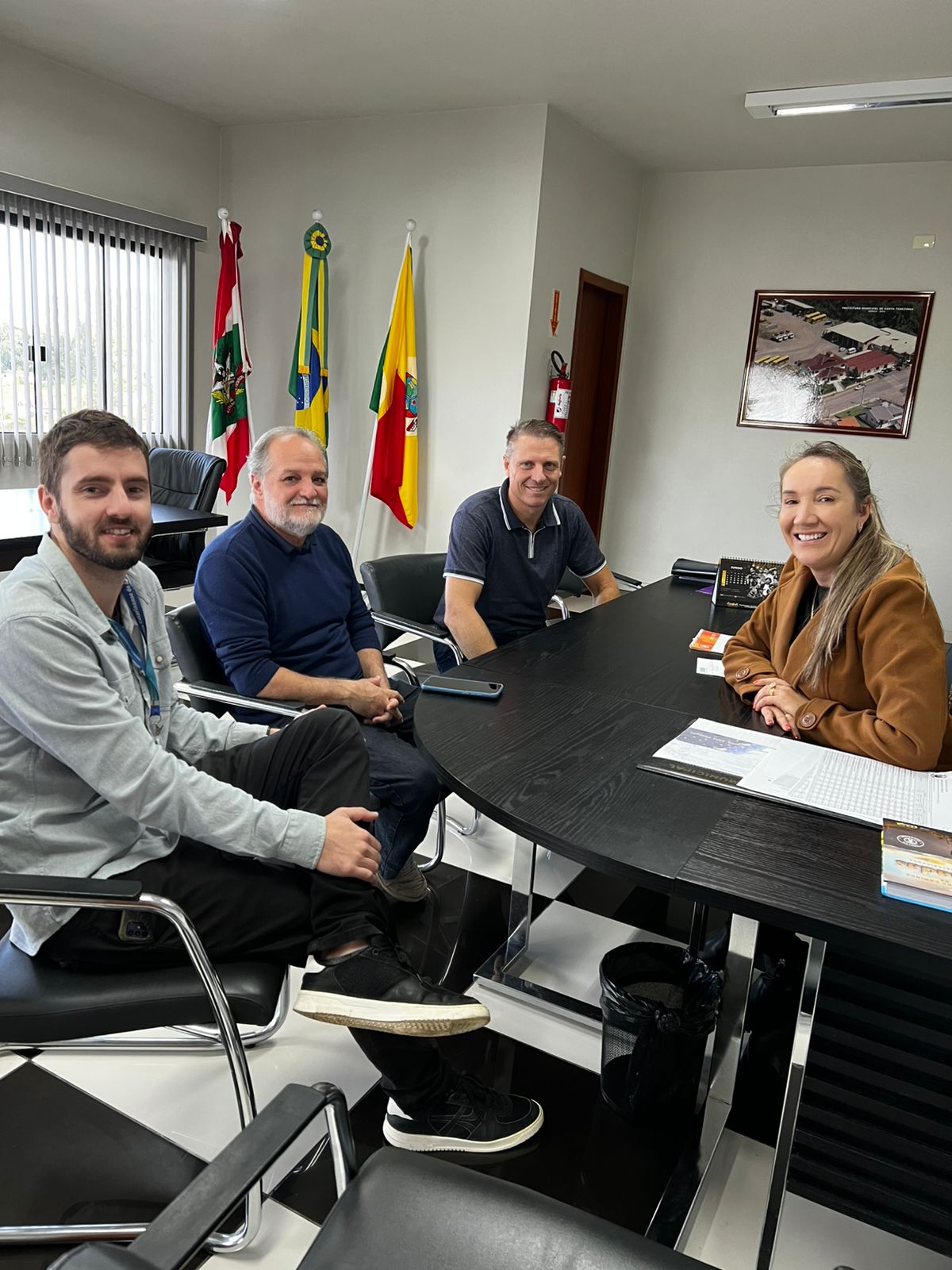 Prefeita Valquíria Schwarz cobra solução da CASAN para abastecimento de água tratada no Alto Santa Terezinha