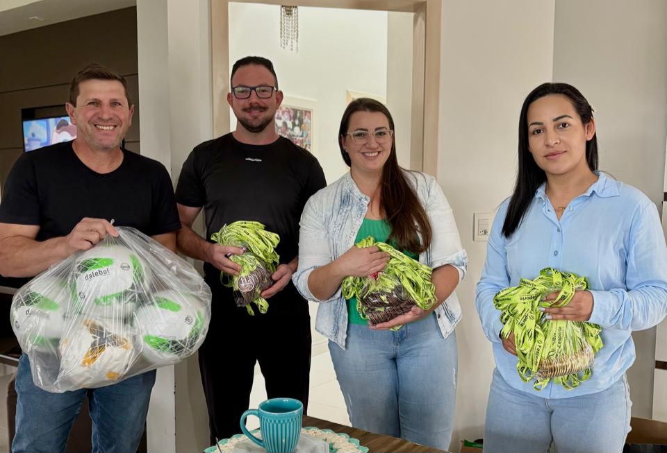 Vereadora Marília Nutricionista Conquista Materiais Esportivos para Santa Terezinha