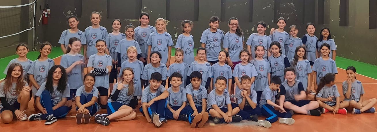 Projeto “Voleibol para Sempre, da Escola para a Vida”: Transformando Jovens e Construindo Cidadãos