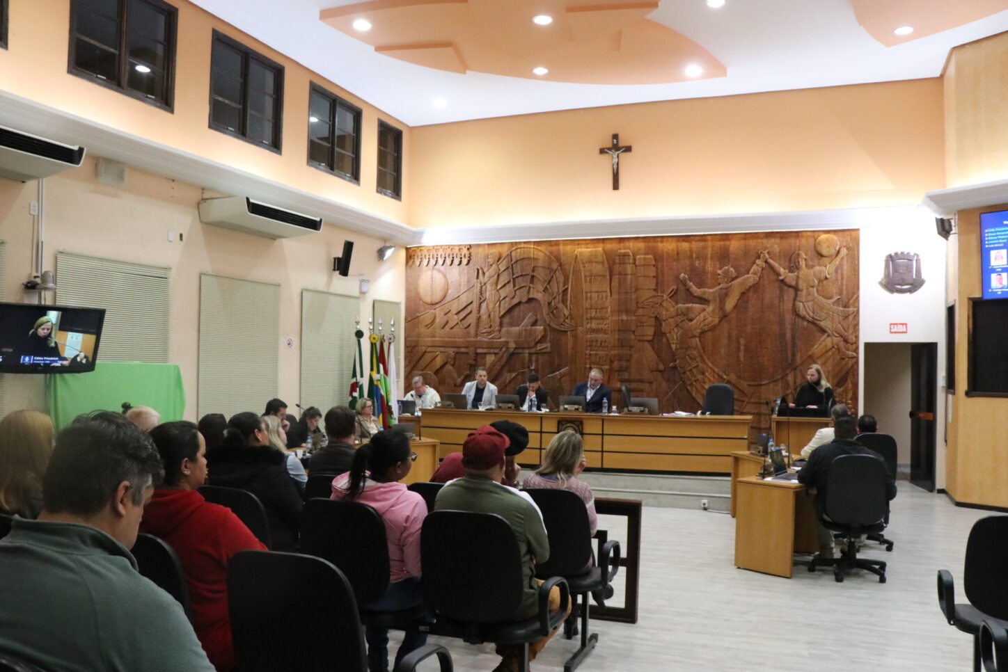 Projeto que regulamenta ossuários e columbários é aprovado