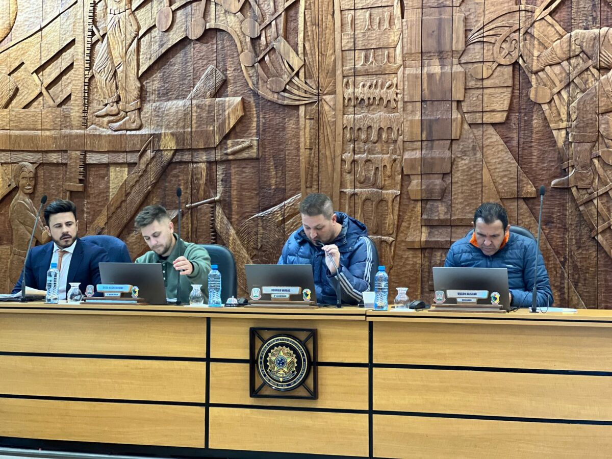 Projetos do Executivo seguem em tramitação após reunião das comissões