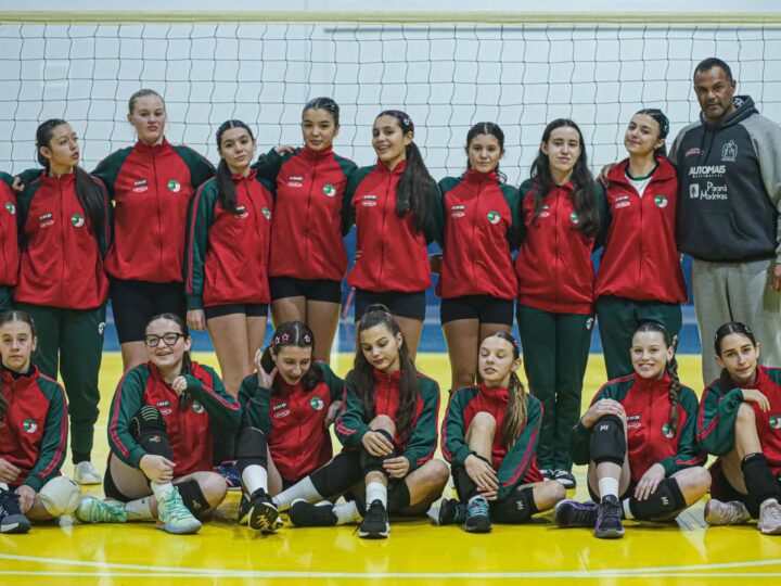 Equipe Sub 15 de Voleibol Feminino da FMD de São Bento do Sul mostra garra e promete um futuro brilhante