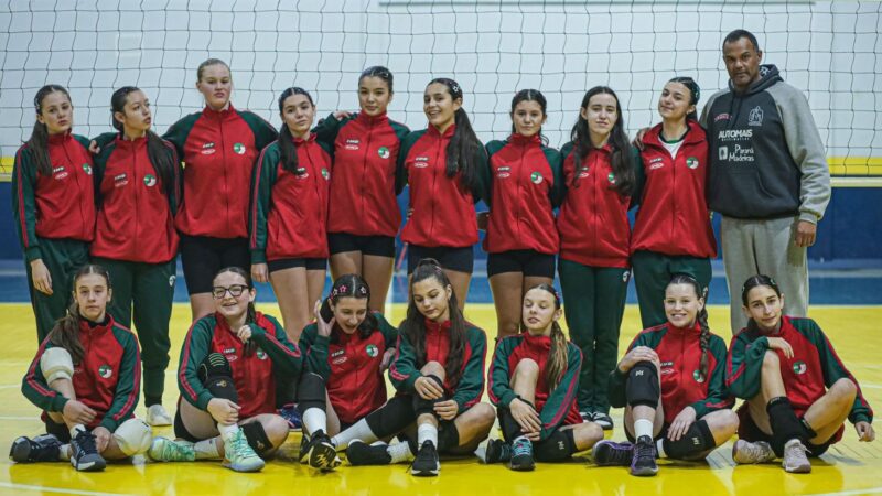 Equipe Sub 15 de Voleibol Feminino da FMD de São Bento do Sul mostra garra e promete um futuro brilhante