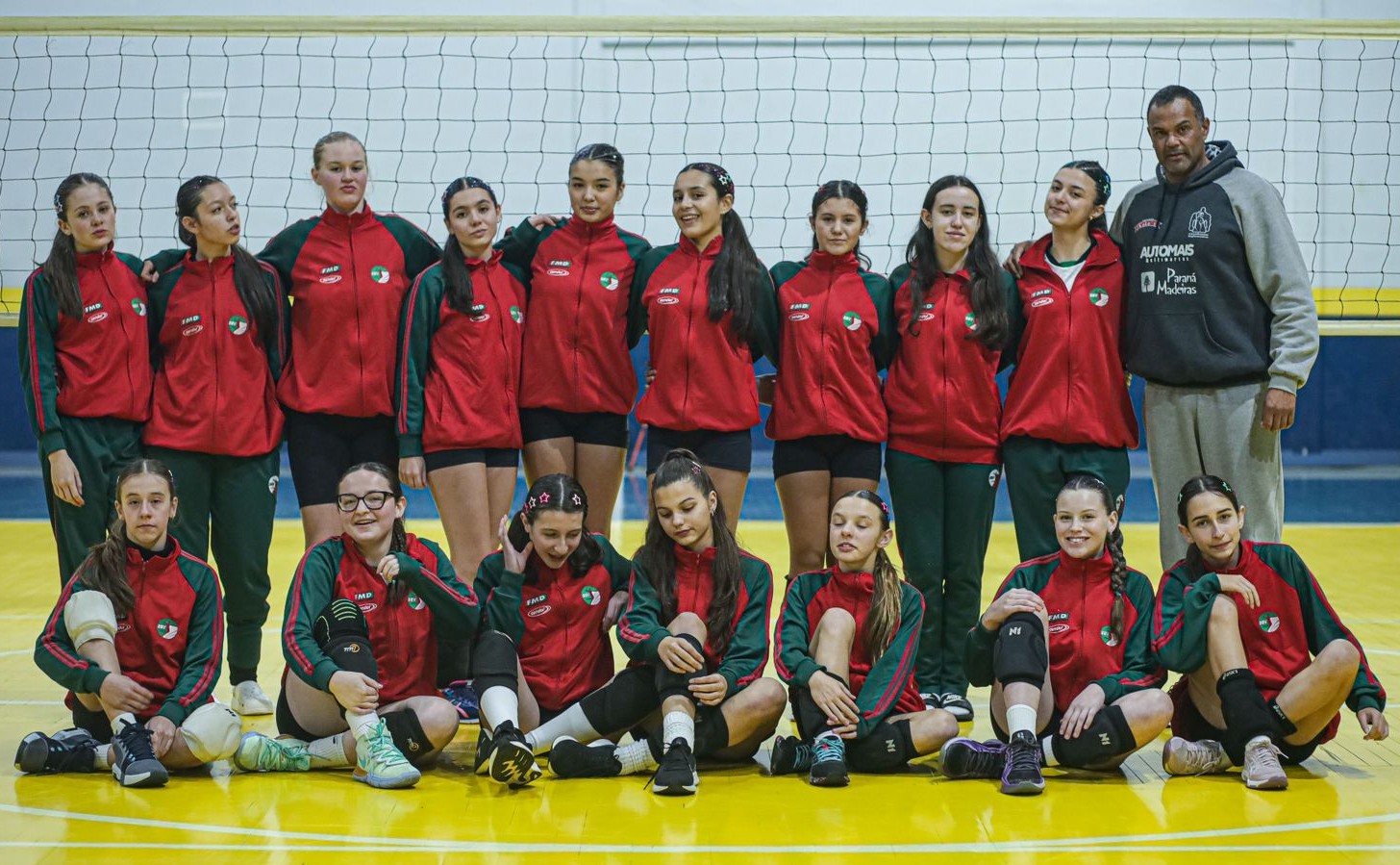 Equipe Sub 15 de Voleibol Feminino da FMD de São Bento do Sul mostra garra e promete um futuro brilhante