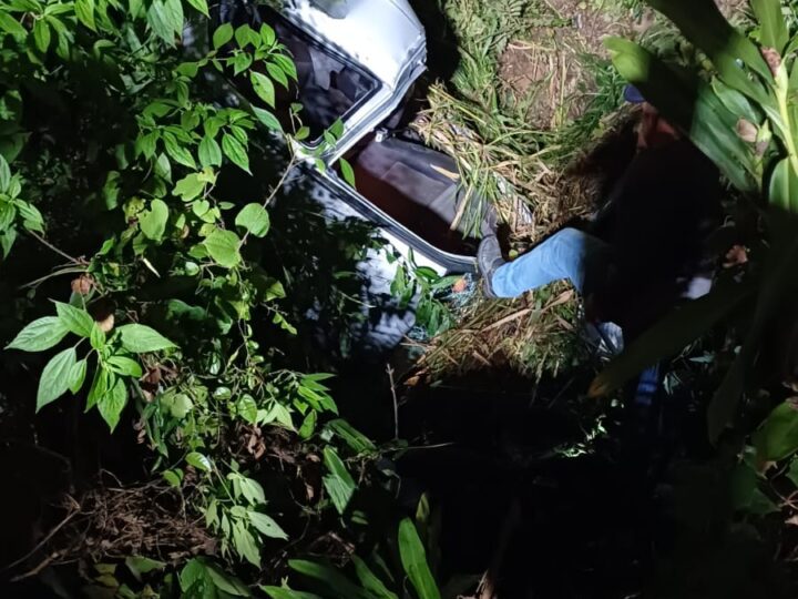 Motorista de 20 anos fica ferido após saída de pista na SC-114, em Salete