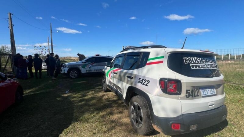 Morador de rua é achado morto com corpo parcialmente enterrado nas dunas de Balneário Gaivota