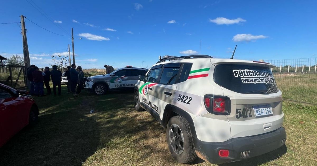 Morador de rua é achado morto com corpo parcialmente enterrado nas dunas de Balneário Gaivota