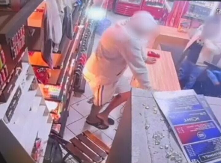 Homem é morto a tiros dentro de conveniência em Florianópolis