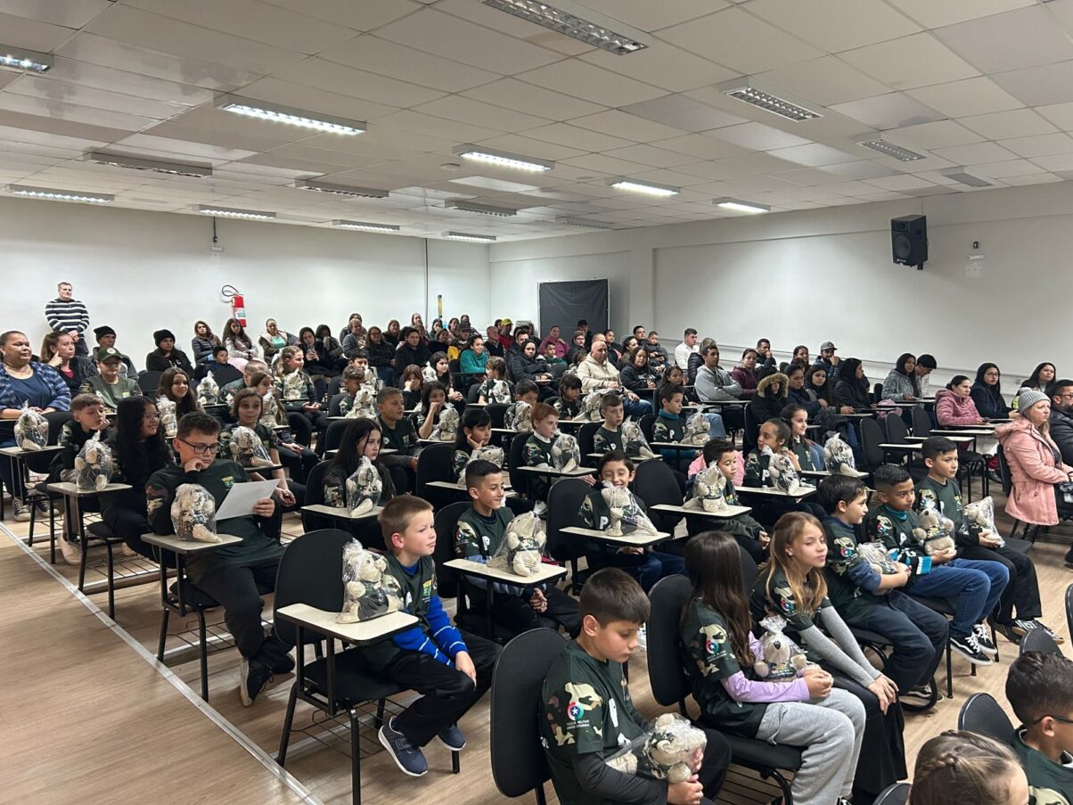 Crianças de São Bento do Sul se formam no Programa Protetor Ambiental da Polícia Militar Ambiental