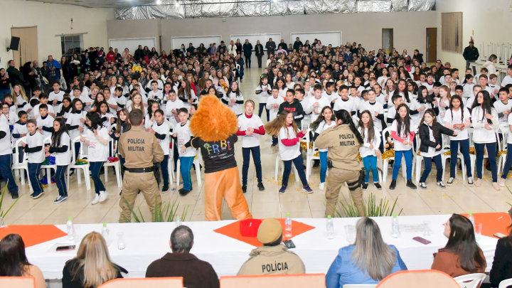 Polícia Militar forma 145 alunos no Proerd em Irineópolis
