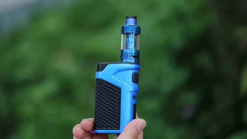 Um em cada 9 adolescentes usa cigarro eletrônico no Brasil