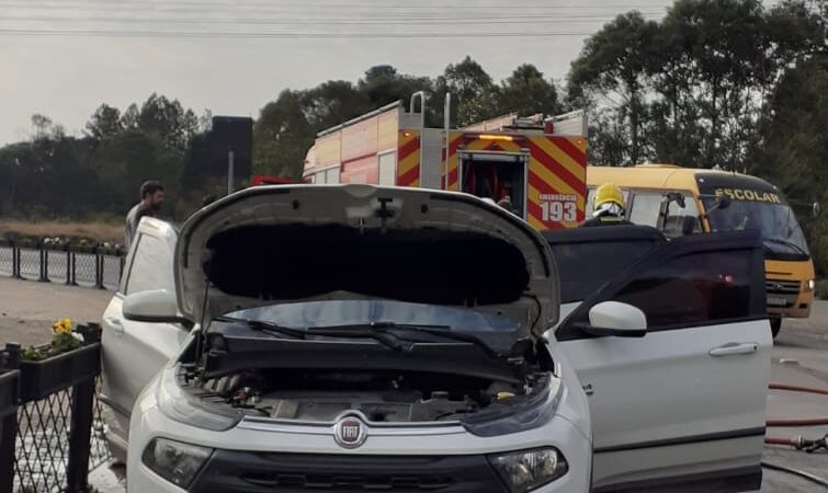 Incêndio em veículo é rapidamente controlado pelo Corpo de Bombeiros em Três Barras