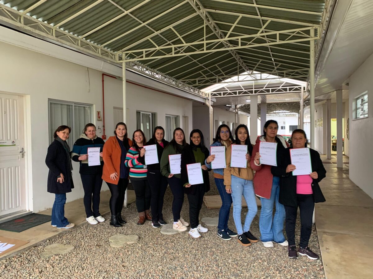 Capacitação em Boas Práticas na Alimentação Escolar valoriza e qualifica merendeiras de Monte Castelo