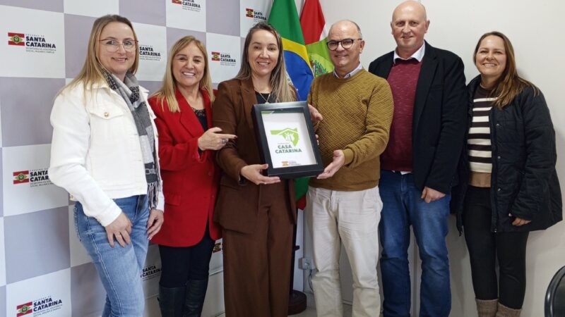 Prefeita Valquíria Schwarz avança em ações sociais e habitação com apoio do Governo Estadual