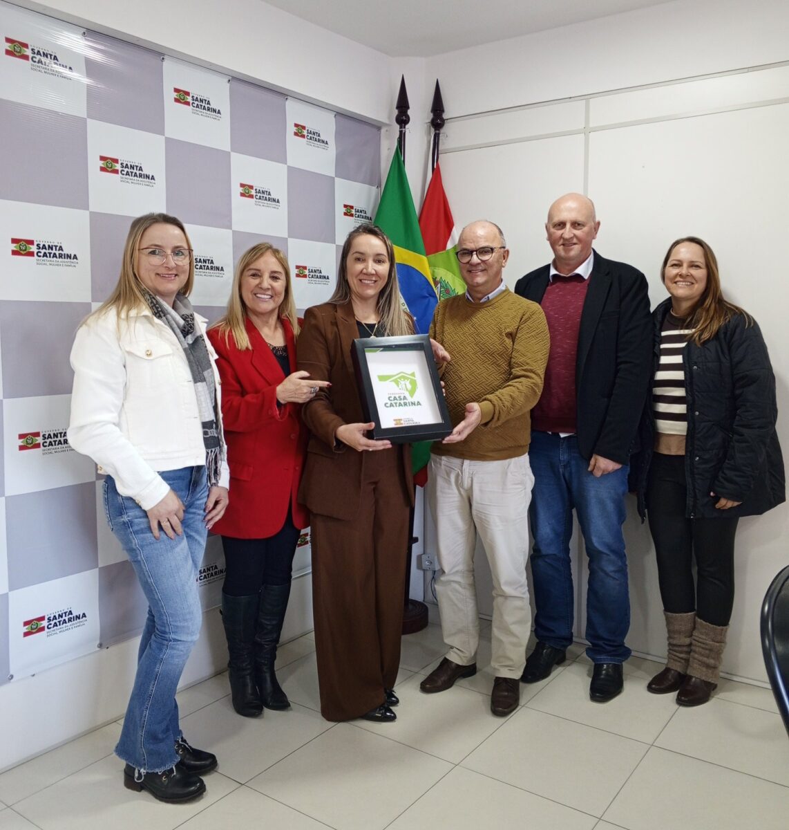 Prefeita Valquíria Schwarz avança em ações sociais e habitação com apoio do Governo Estadual