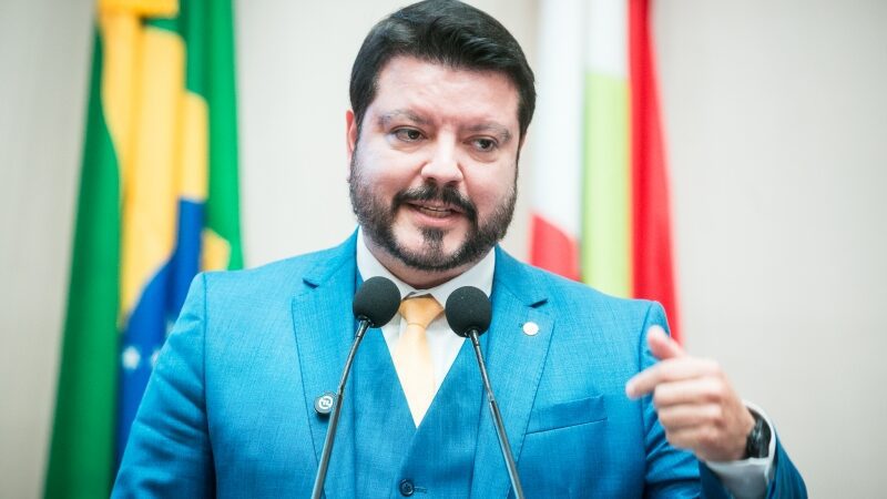 Deputado quer garantir atendimento em Libras nas forças de segurança de SC