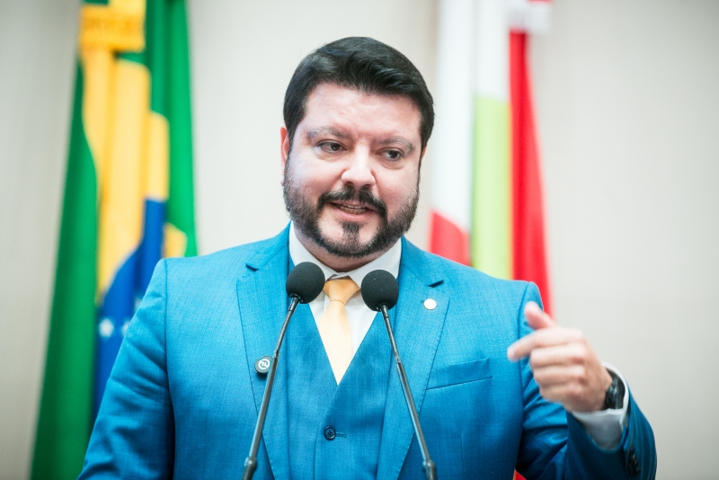 Deputado quer garantir atendimento em Libras nas forças de segurança de SC