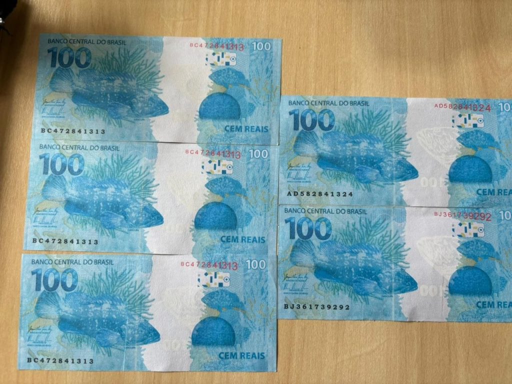 PF prende homem com cédulas falsas em SC